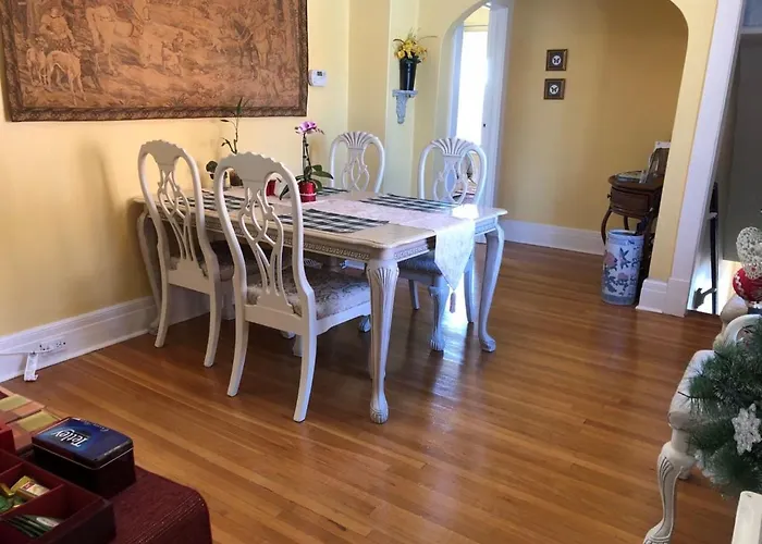 Acacia Bed & Breakfast Niagara Falls